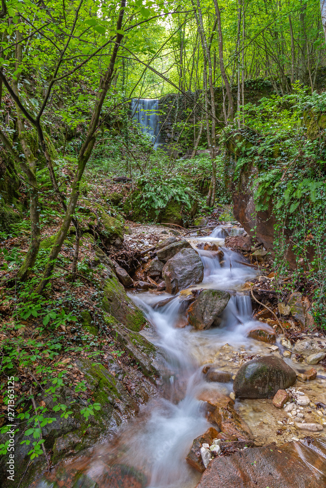 Wasserfall in der Rastenbachklamm am Kalterer See, Südtirol Wasserfall in der Rastenbachklamm am Kalterer See, Südtirol