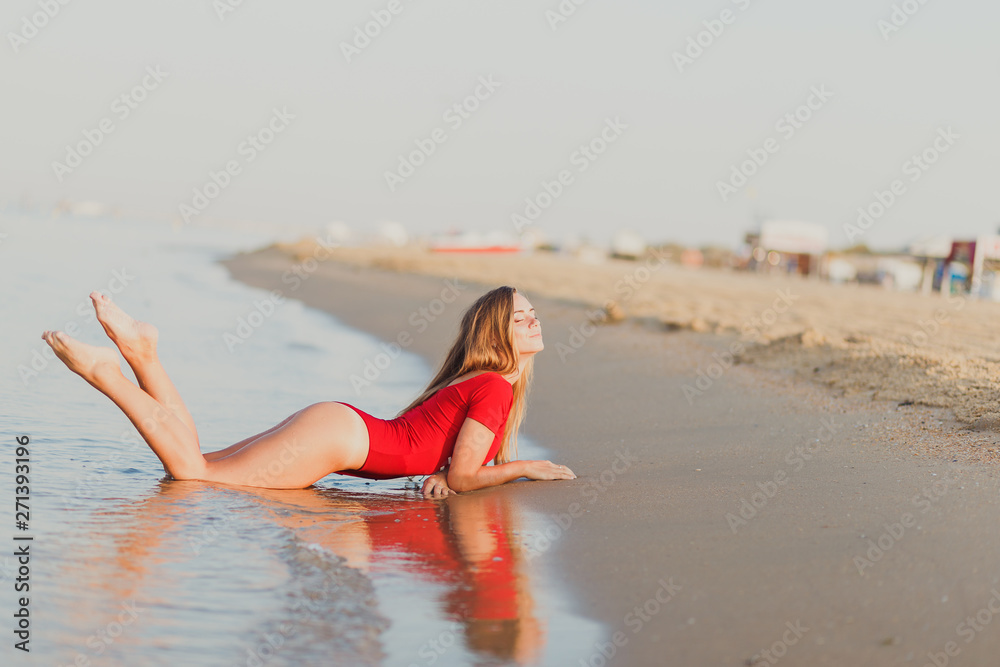 Fototapeta premium the girl of the sea