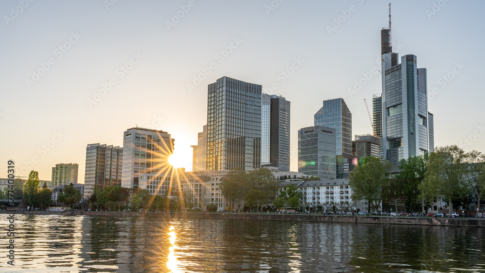 Obraz premium view on frankfurt skyline at sunset, frankfurt, hesse, germany