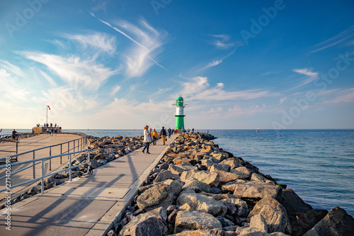 Warnemünder Leuchtturm Sommer Küste Rostock Tourismus