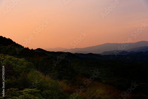 兵庫県・奥深い山の夕景