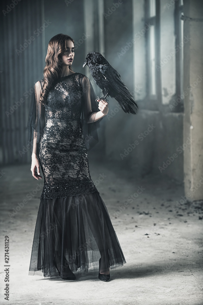Naklejka premium attractive elegant lady