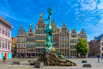 Tableau sur plexiglas Anvers Place centrale Grote Markt cœur historique Anvers  © Ekaterina Belova