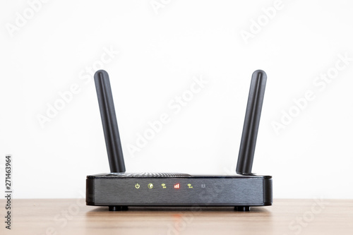Fotografía LTE modem with two antennas. Wifi router.