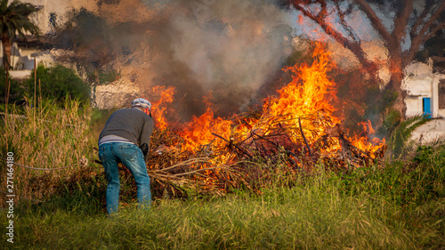 Feu de débroussaillage 