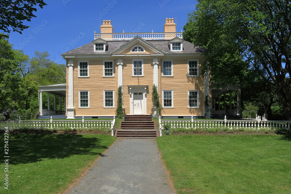 Fototapeta premium Longfellow House-Washington's Headquarters National Historic Site in Cambridge, Massachusetts.