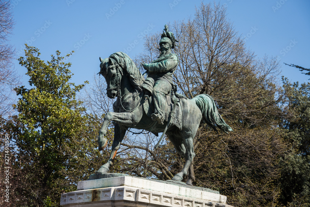 Obraz premium VERONA, ITALY- march,2019,: Bronze statue of Victor Emmanuel II located on the Piazza Bra is the largest piazza in Verona