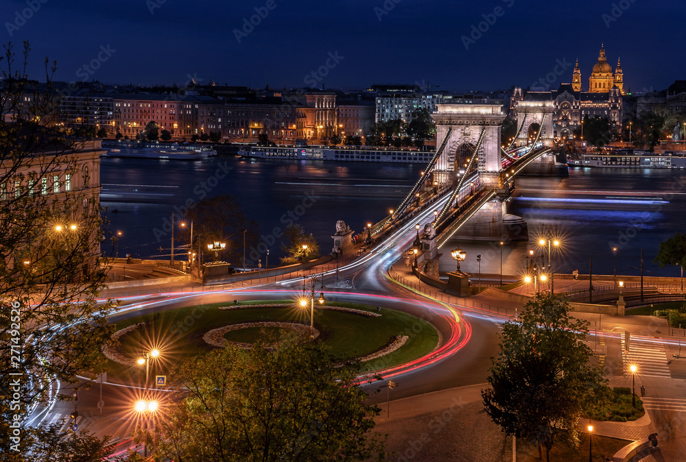 Fototapeta premium Budapest am Abend