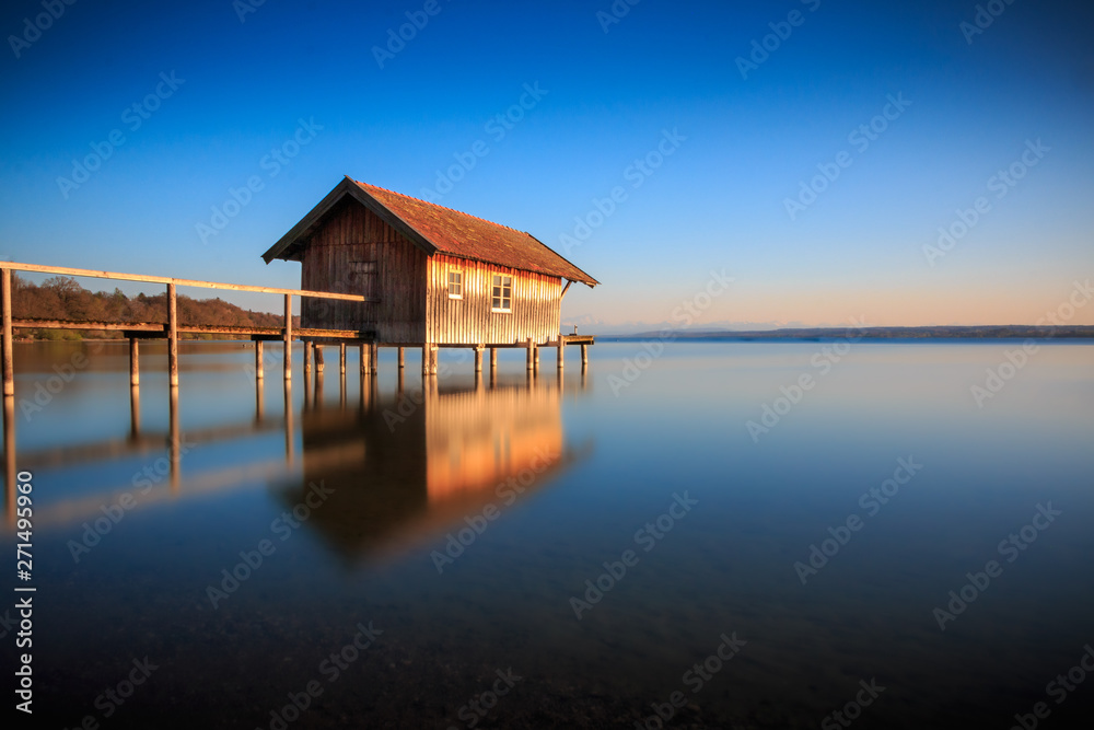Obraz premium Seehaus in Stegen am Ammersee in Bayern Deutschland.