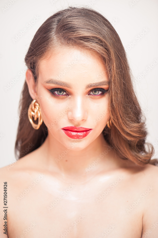 Beauty Makeup. Woman With Beautiful Face And Pink Lips. Close Up Of Beautiful Young Elegant Female Model With Glamorous Sexy Makeup, Soft Smooth Skin And Plump Full Pink Lips. High Quality Image. Beauty Makeup. Woman With Beautiful Face And Pink Lips. Close Up Of Beautiful Young Elegant Female Model With Glamorous Sexy Makeup, Soft Smooth Skin And Plump Full Pink Lips. High Quality Image.