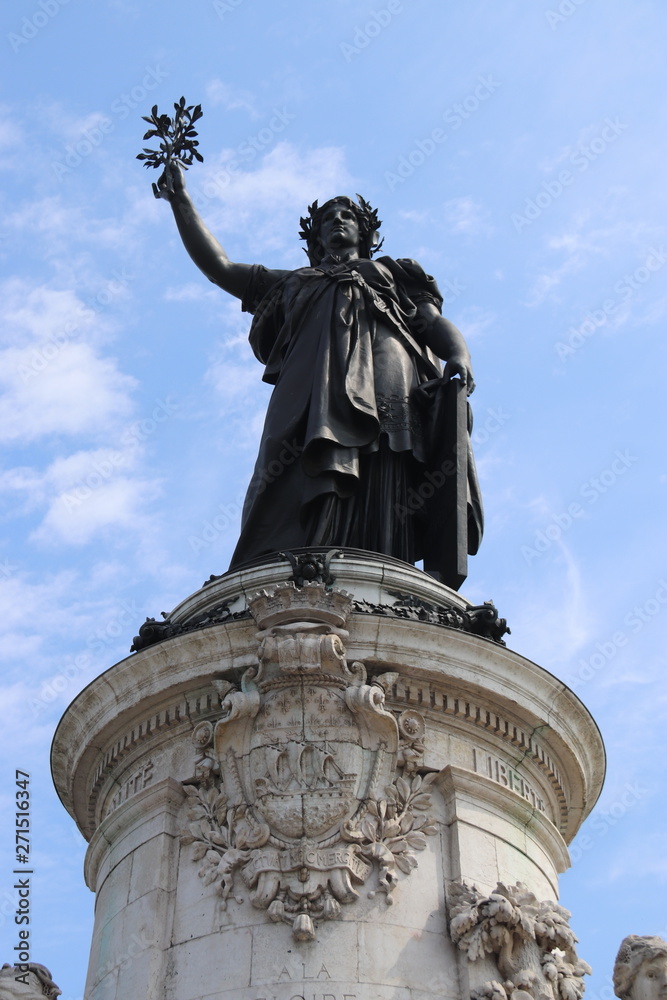 Obraz premium Paryż - Plac Republiki