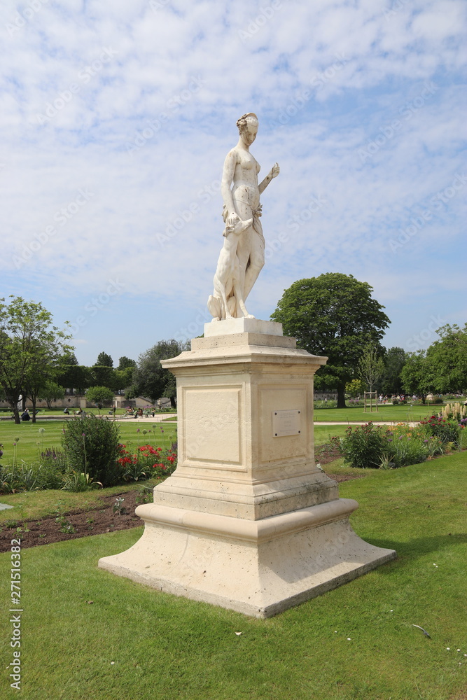 Statue du jardin des Tuileries à Paris	