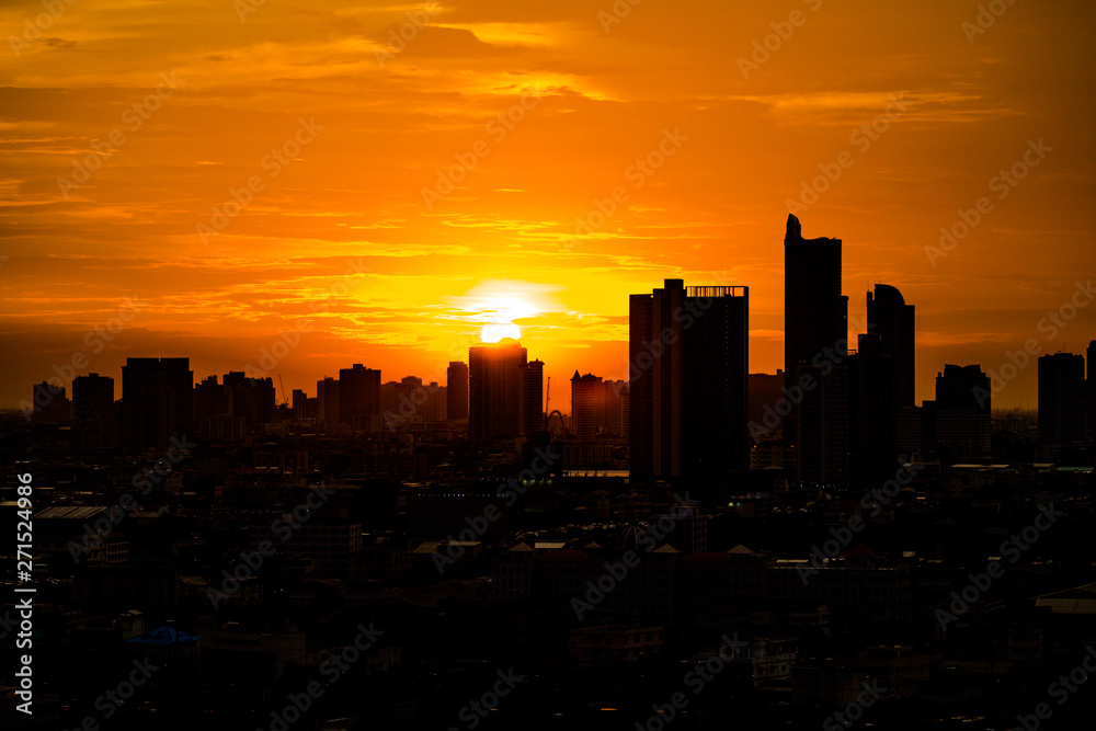 Panorama view of panoramic city views, overlooking a wide range of high-rise buildings, blurred breezes, residential distribution (condominiums, offices, expressways)