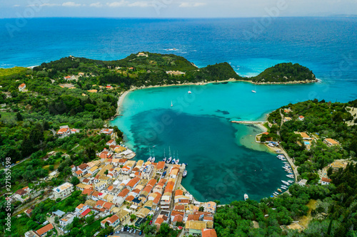 Fototapeta Naklejka Na Ścianę i Meble -  Beautiful turquoise bay in Lakka. Paxos. Ionian islands of Greece