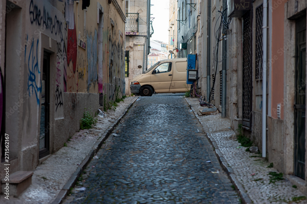 Gassen und Häuser in Lissabon