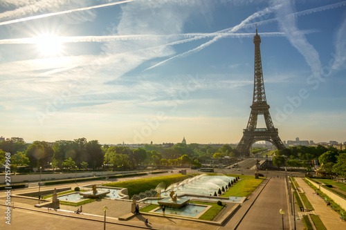 Eiffel Tower and Fountains in the Gardens of the Trocadero © goodman_ekim