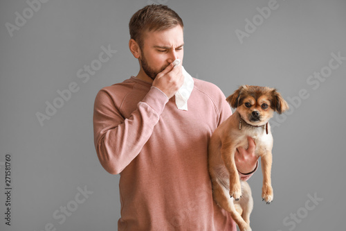 Man suffering from pet alle...