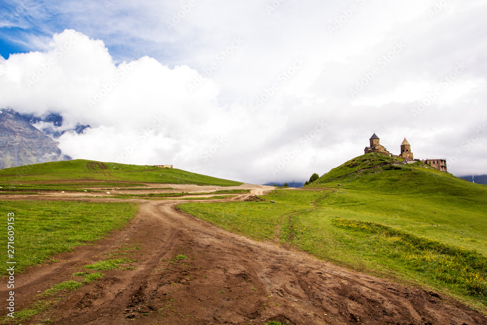 Fototapeta premium Gergeti Trinity Church, Kazbegi, Georgia