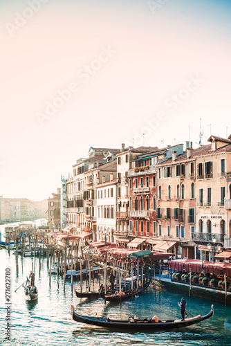 Fototapeta Naklejka Na Ścianę i Meble -  VENICE, ITALY - December 21, 2017 : View of water street and old buildings in Venice, ITALY