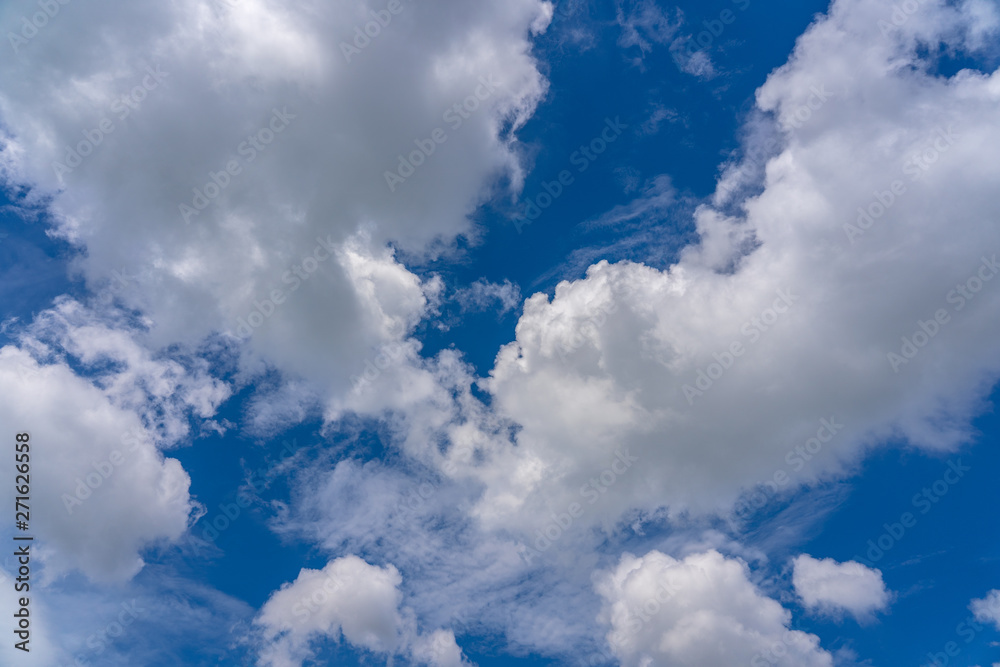 Naklejka premium Blue sky with clouds. for background or texture