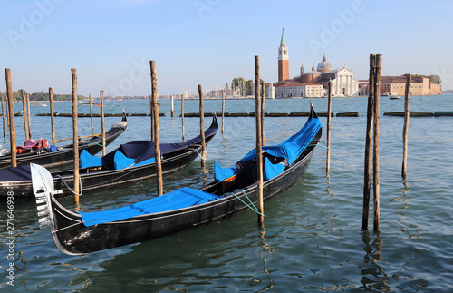 Gondolas and San Giorgio Maggiore island in Venice, Italy © Jan Kranendonk