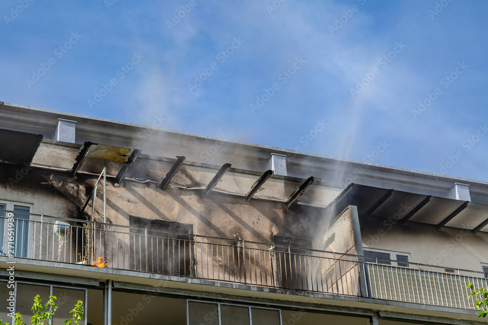 Berlin, Land Berlin, 08.06.2018 ein Wohnungsbrand in einem Hochhaus (redaktionell) Berlin, Land Berlin, 08.06.2018 ein Wohnungsbrand in einem Hochhaus (redaktionell)