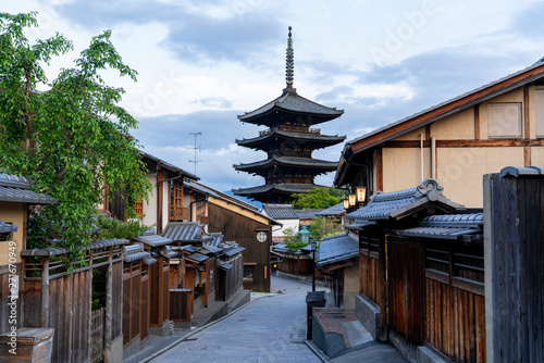 [京都府]東山・清水寺参道の風景