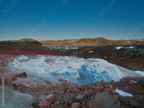 Farben und Formen im Geothermalgebiet Seltun photo