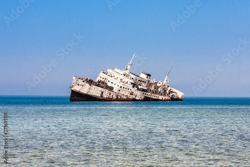 фотографія The shipwreck on the Shoaiba Beach near Jeddah, Saudi Arabia