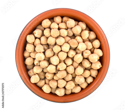 chickpeas in bowl isolated on white background.