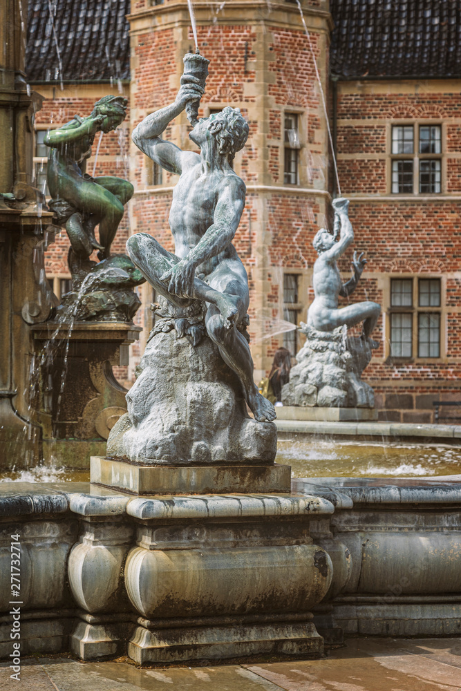 Frederiksborg castle fountain