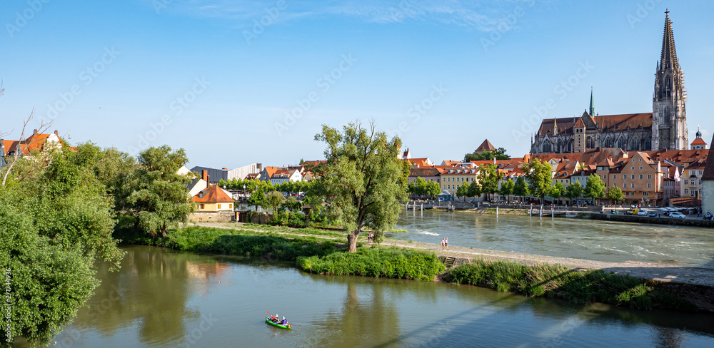 Panorama von Regensburg mit Donau in Deutschland