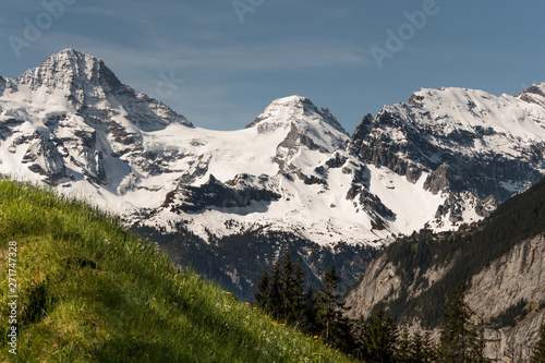 Enchanted Lauterbrunnen valley  © Thomas