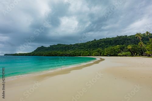 Fototapeta Naklejka Na Ścianę i Meble -  Champagne Beach, Vanuatu, Espiritu Santo island, near Luganville,  South Pacific
