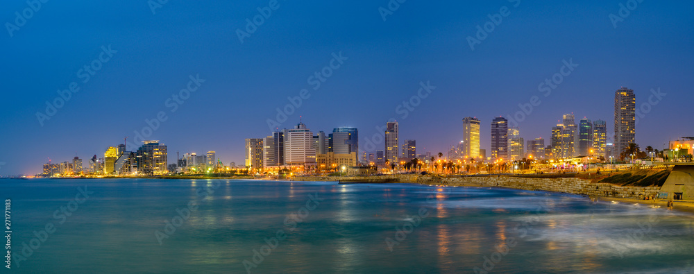 Fototapeta premium Sunset view of of Tel Aviv coastline, Israel.