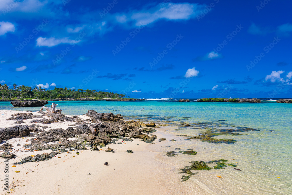 Obraz premium Eton Beach, Efate Island, Vanuatu, near Port Vila - famous beach on the east coast