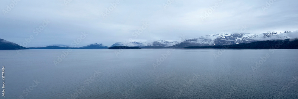 Obraz premium Glacier Bay National Park, Alaska, USA, is a natural heritage of the world, global warming, melting glaciers