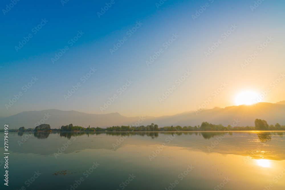 Fototapeta premium Sunrise on Dal lake, Kashmir India .
