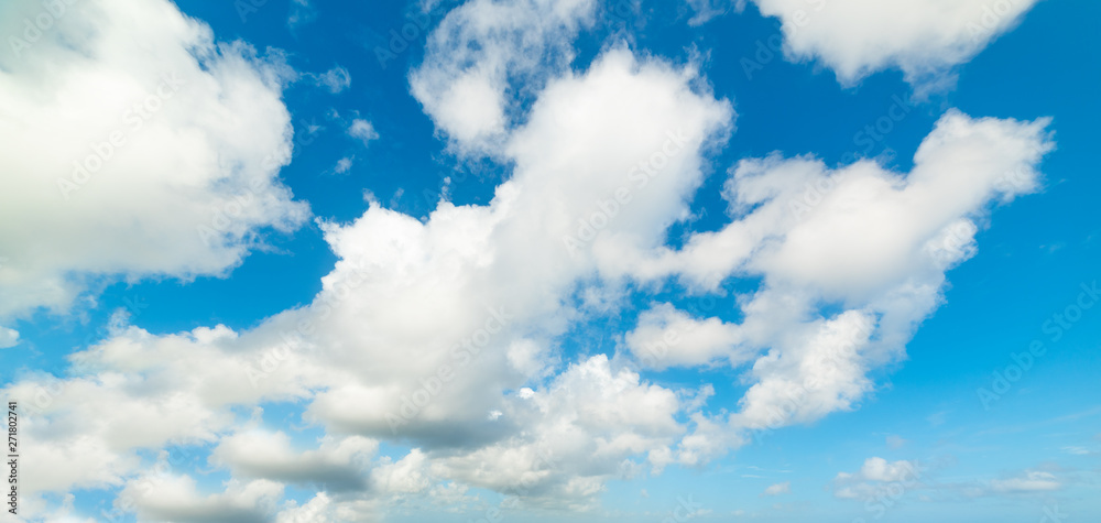 Obraz premium Soft clouds in the summertime