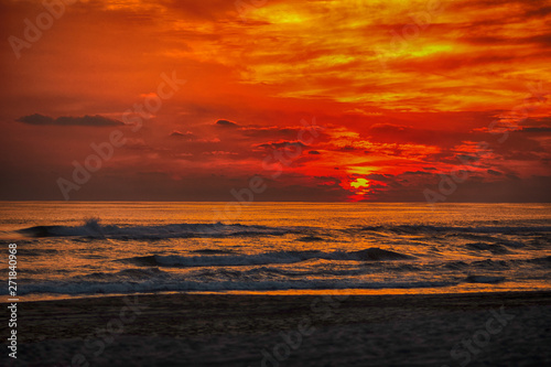 Sunset in the sea © Fernando Leon 