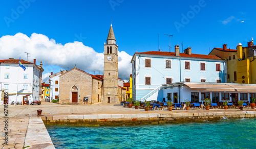 Strandpromenade und Hafen Fazana, Istrien,Kroatien photo