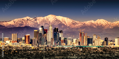 panorama-los-angeles-z-gorami-w-tle