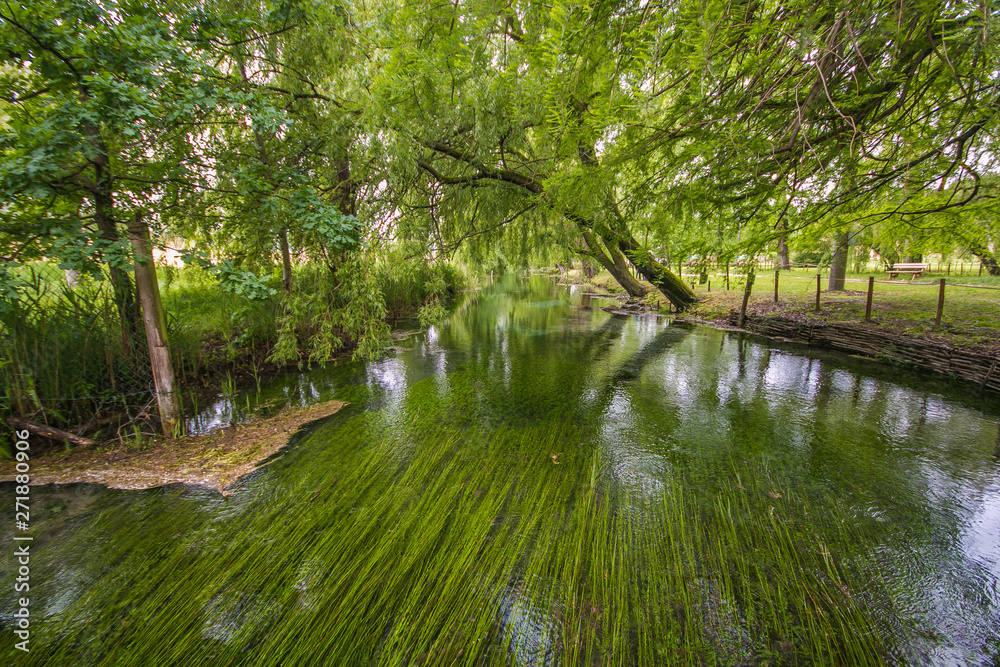 Fiume Clitunno in primavera in Umbria