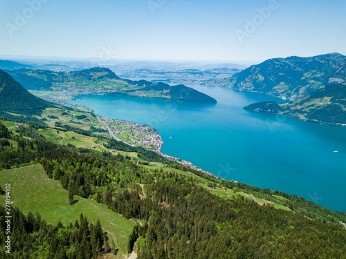 Panoramic aerial view of the lake Lucerne (Vierwaldstatersee), Rigi mountain and Swiss Alps in the background near famous Lucerne (Luzern) city, Switzerland - Immagine © TUX