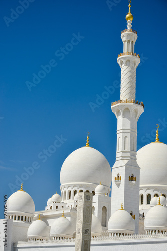 Obraz na płótnie Mosque in Abu Dhabi on a sunny day w salonie