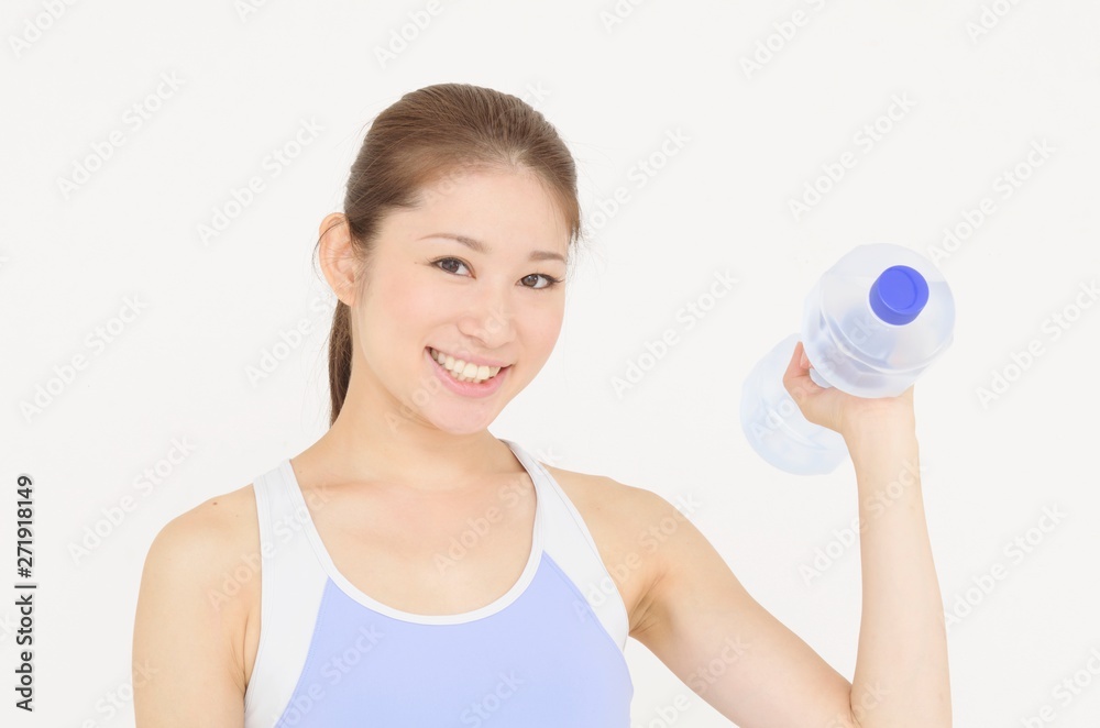 ダンベル体操する女性 ダンベル体操する女性