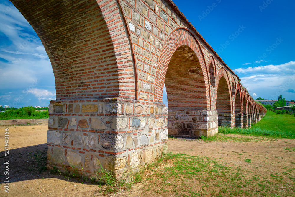 Fototapeta premium Skopje Aqueduct, North Macedonia