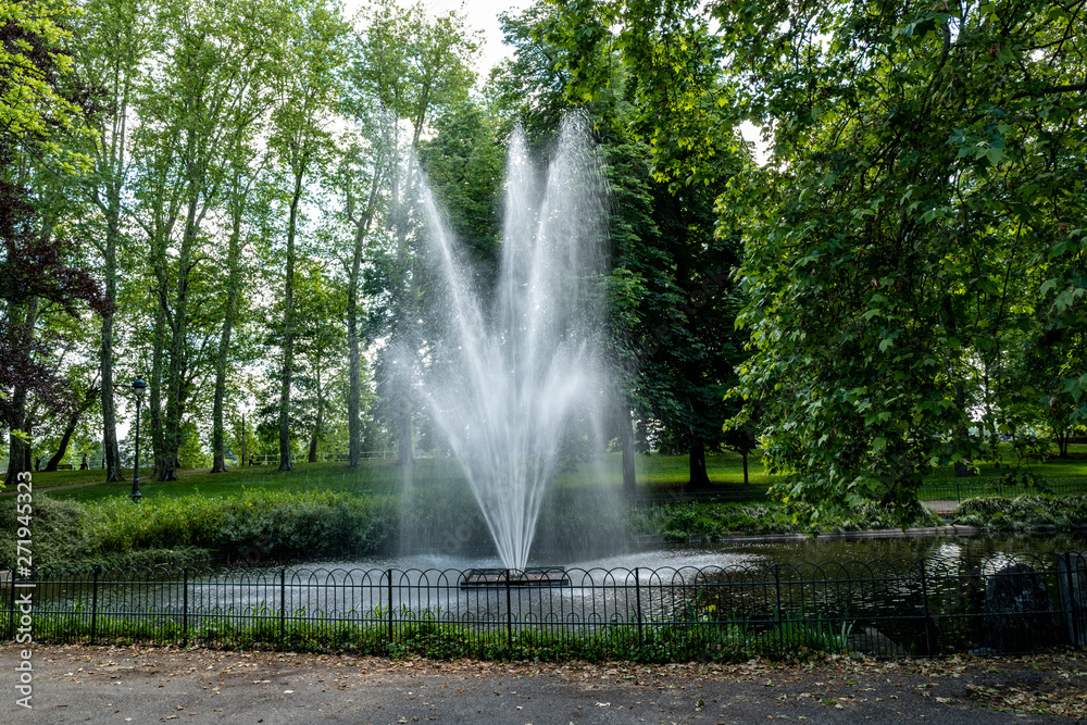 jet d'eau du jardin public de Vichy