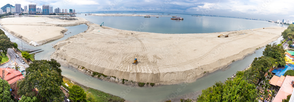 Εκτύπωση καμβά Panoramic view of Penang's Gurney Drive sea reclamation