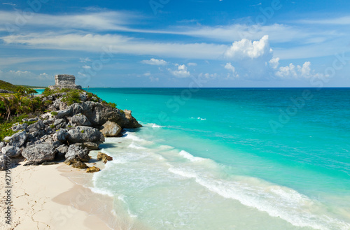 Картината върху платно Yacimiento Arqueológico Maya de Tulum, Estado de Quintana Roo, Península de Yuca